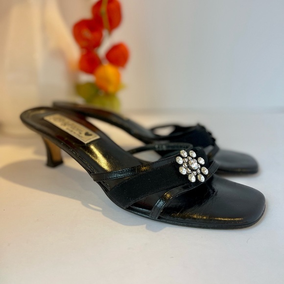 Italian-Made Brighton Sandals for Effortless Elegance - Picture 1 of 8